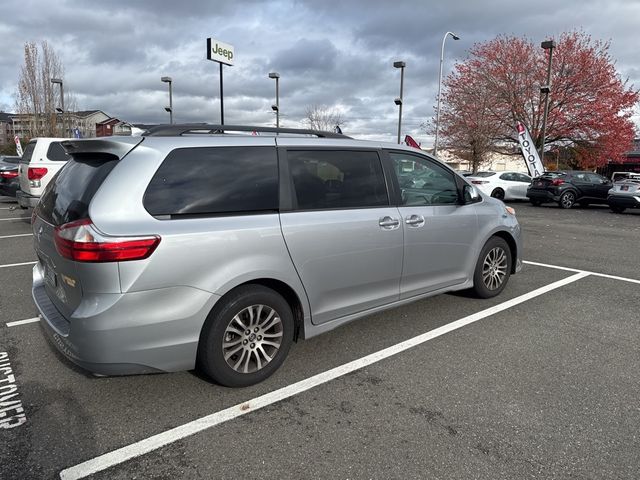 2018 Toyota Sienna XLE