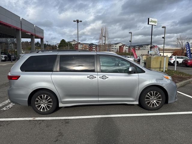 2018 Toyota Sienna XLE