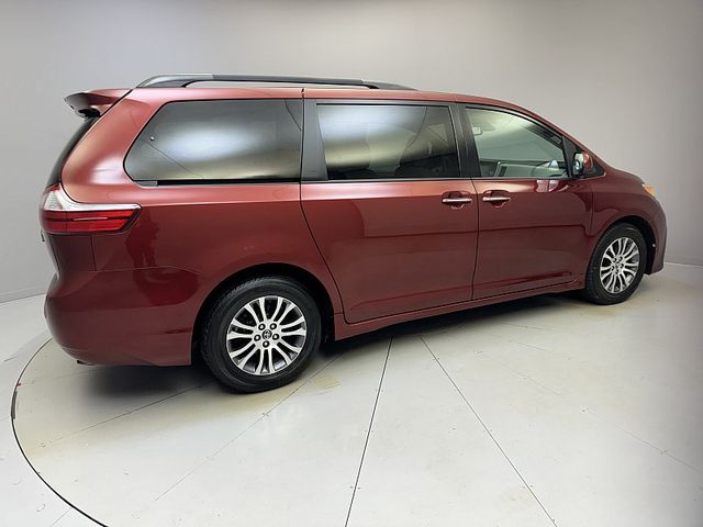 2018 Toyota Sienna 