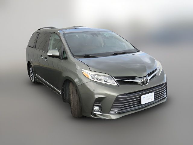 2018 Toyota Sienna XLE Auto Access Seat