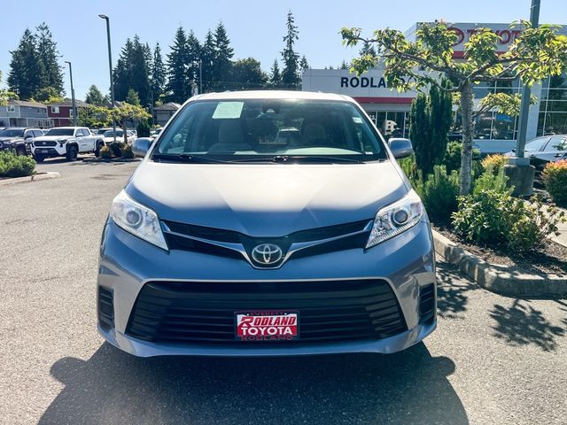 2018 Toyota Sienna LE