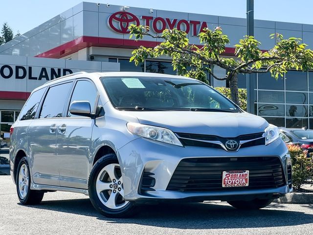 2018 Toyota Sienna LE