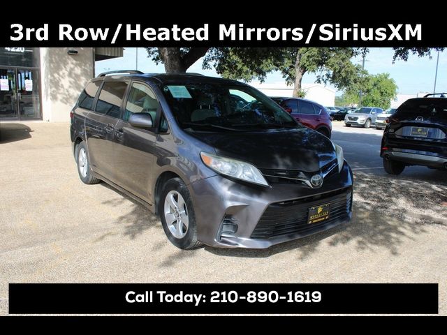 2018 Toyota Sienna LE Auto Access Seat