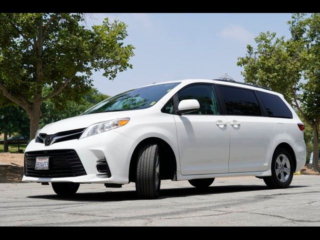 2018 Toyota Sienna 