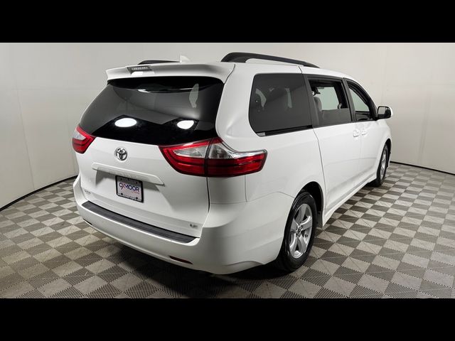 2018 Toyota Sienna 