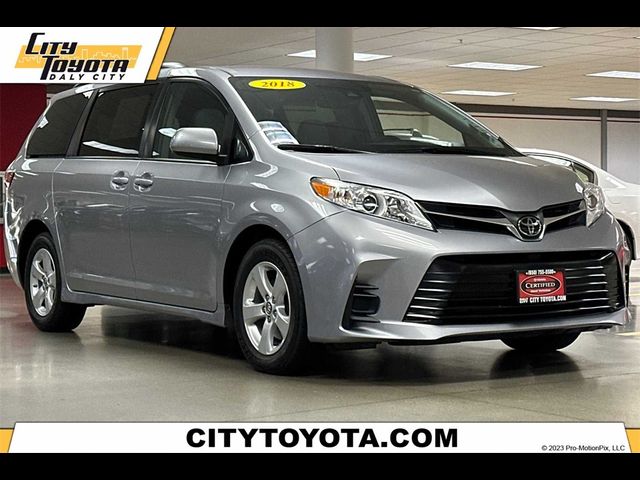 2018 Toyota Sienna LE