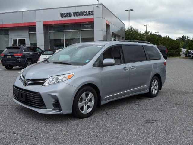 2018 Toyota Sienna LE Auto Access Seat