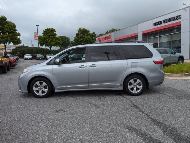 2018 Toyota Sienna LE Auto Access Seat