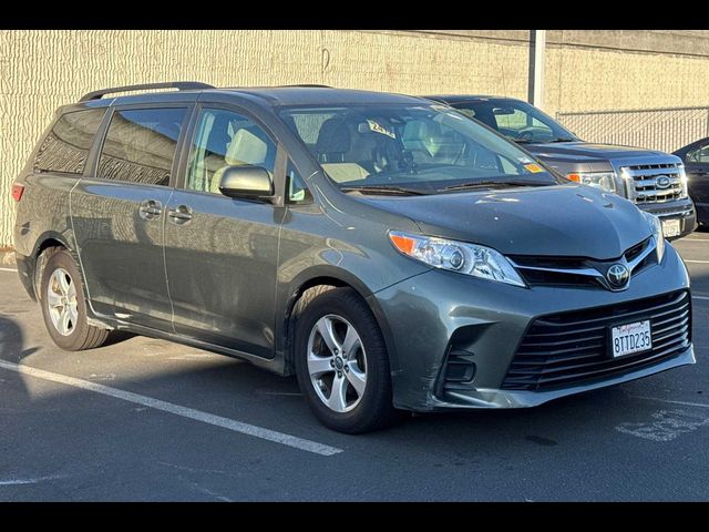 2018 Toyota Sienna 