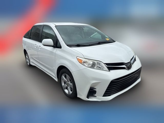 2018 Toyota Sienna 