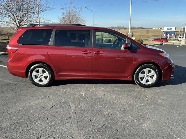 2018 Toyota Sienna 