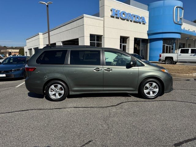 2018 Toyota Sienna 