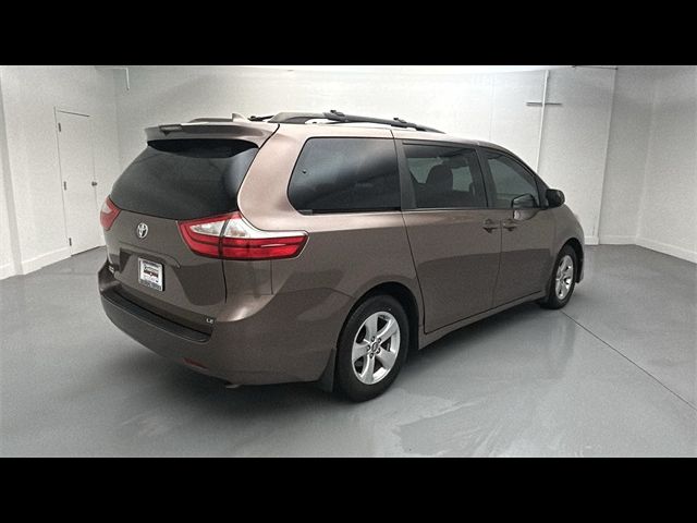 2018 Toyota Sienna 