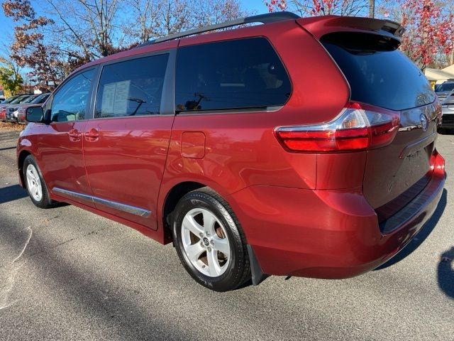 2018 Toyota Sienna 