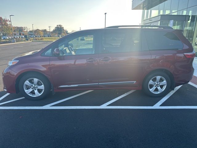 2018 Toyota Sienna 