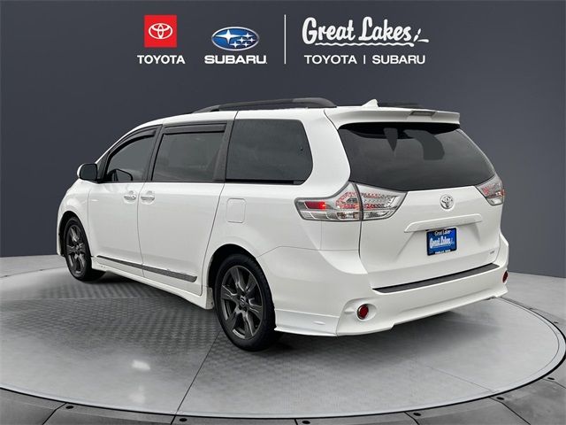 2018 Toyota Sienna 