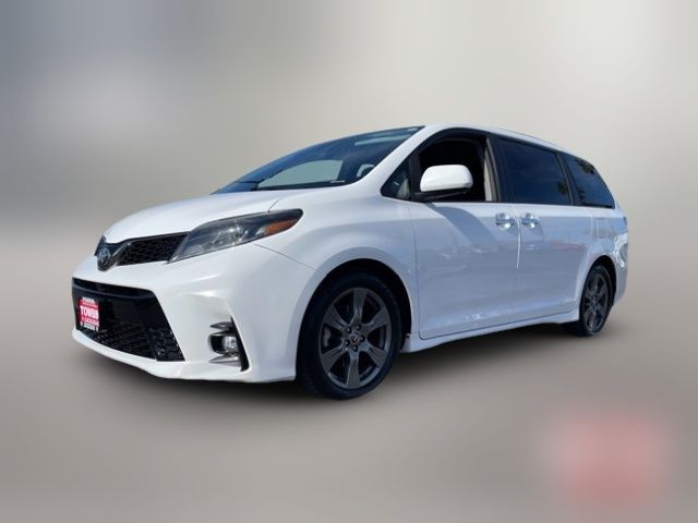 2018 Toyota Sienna 