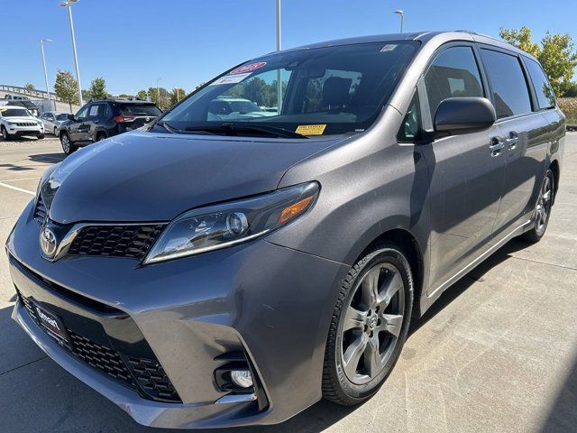 2018 Toyota Sienna SE