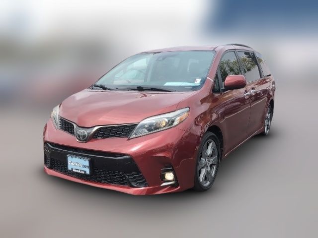 2018 Toyota Sienna 