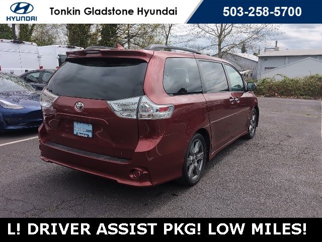2018 Toyota Sienna 