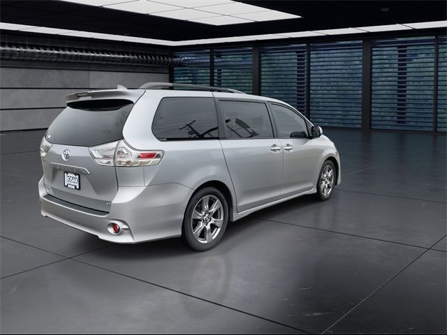 2018 Toyota Sienna SE