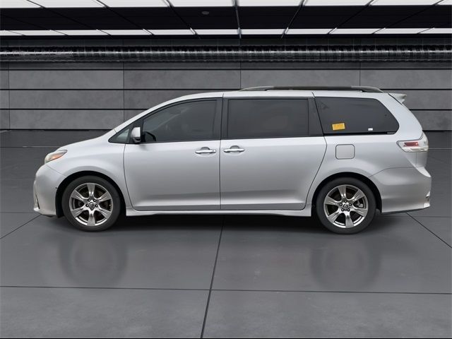 2018 Toyota Sienna SE