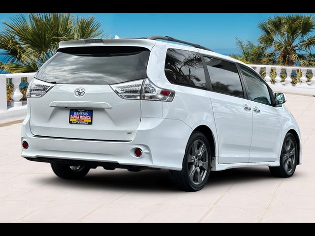 2018 Toyota Sienna 