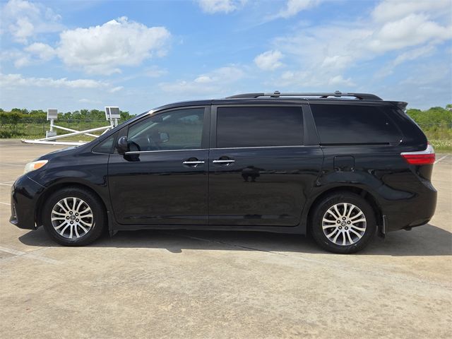 2018 Toyota Sienna 