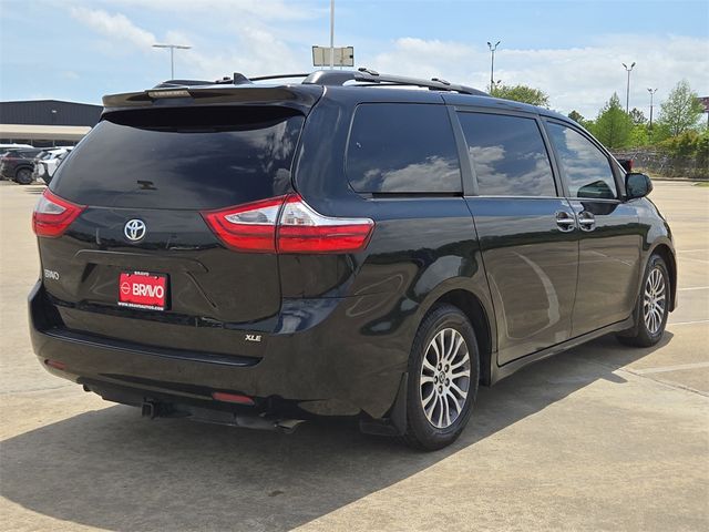 2018 Toyota Sienna 