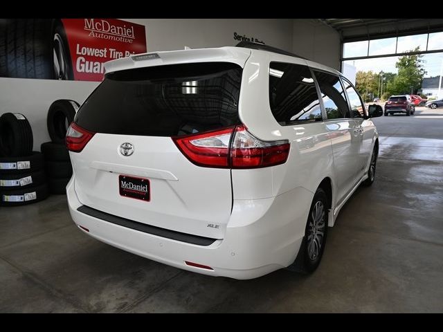 2018 Toyota Sienna 