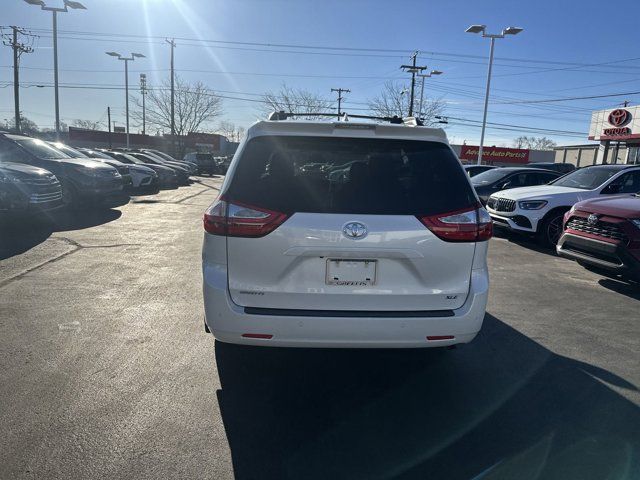 2018 Toyota Sienna XLE