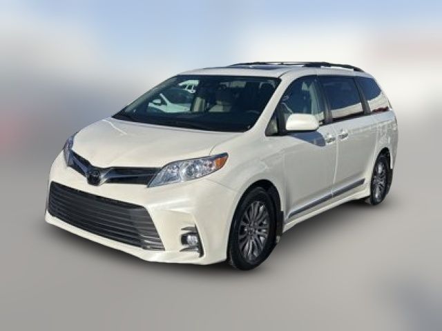 2018 Toyota Sienna XLE