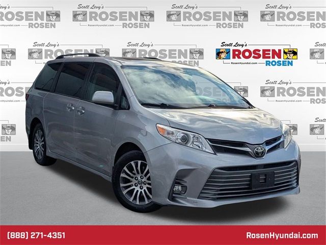 2018 Toyota Sienna XLE Premium