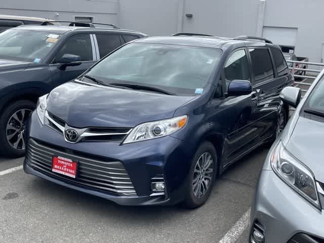 2018 Toyota Sienna XLE