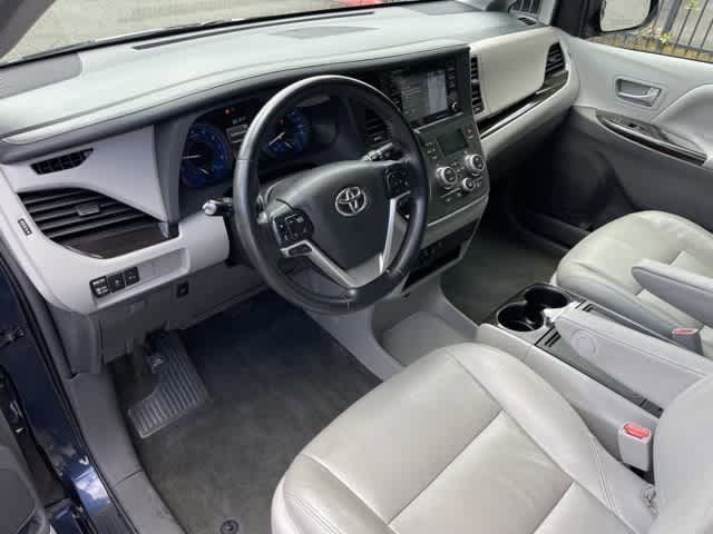 2018 Toyota Sienna XLE