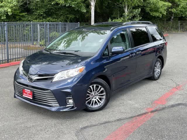 2018 Toyota Sienna XLE