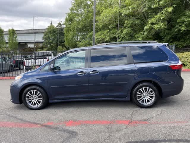 2018 Toyota Sienna XLE