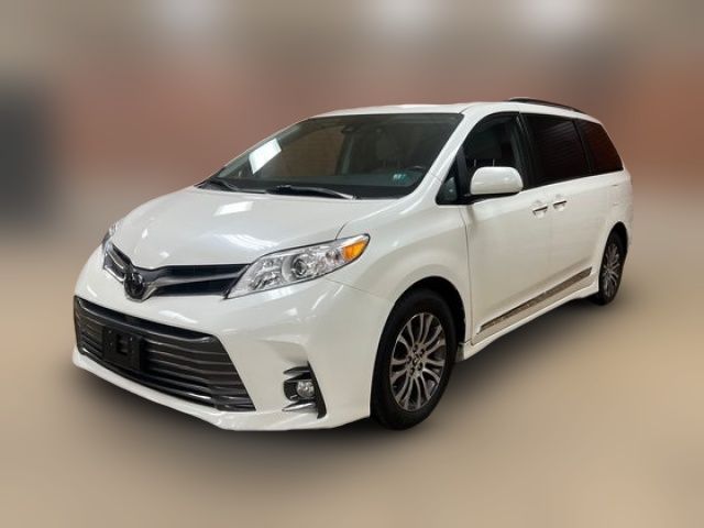 2018 Toyota Sienna 