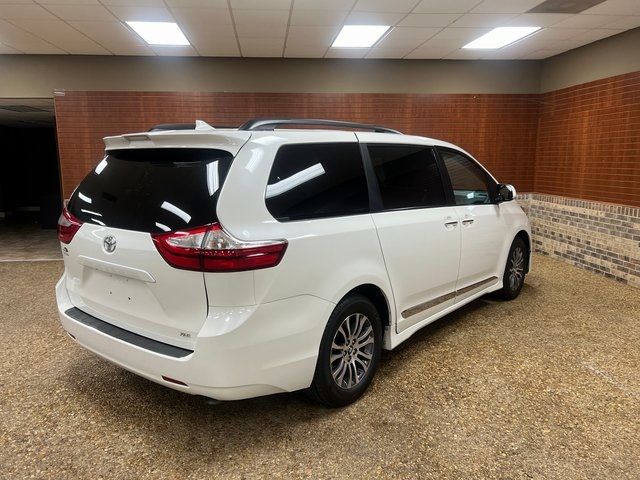 2018 Toyota Sienna 