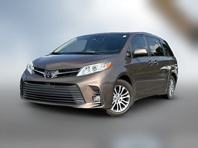 2018 Toyota Sienna 