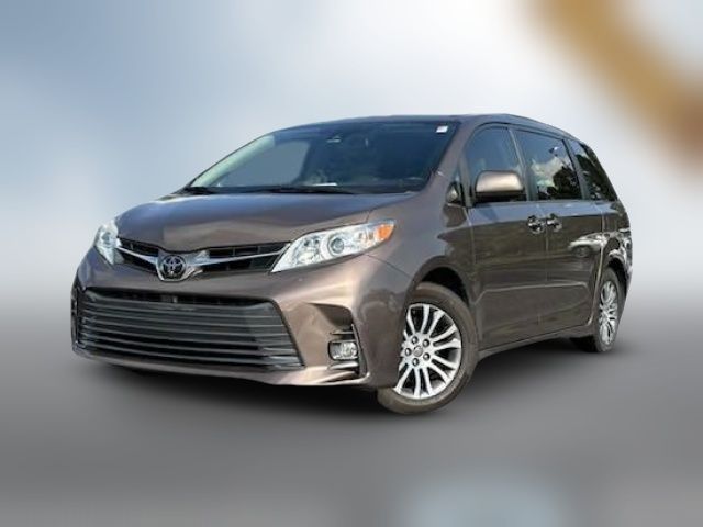 2018 Toyota Sienna 