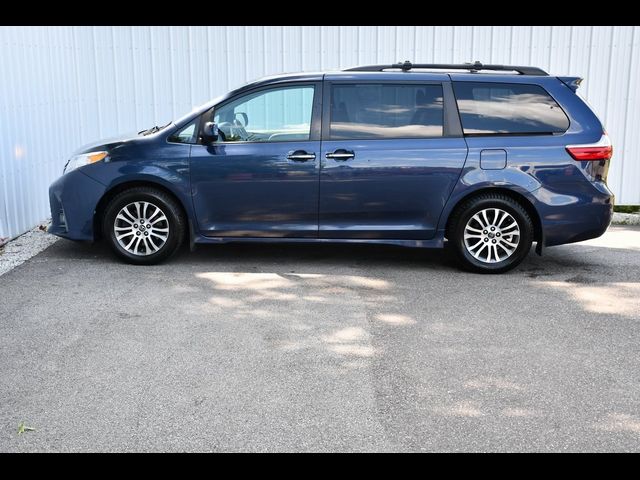 2018 Toyota Sienna XLE