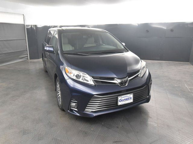 2018 Toyota Sienna 