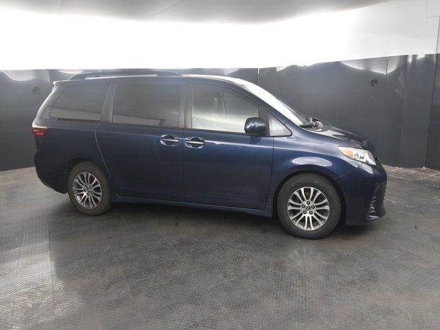 2018 Toyota Sienna 