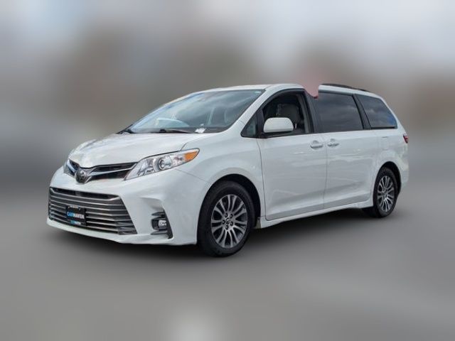 2018 Toyota Sienna 