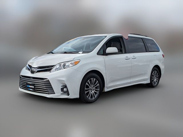 2018 Toyota Sienna 