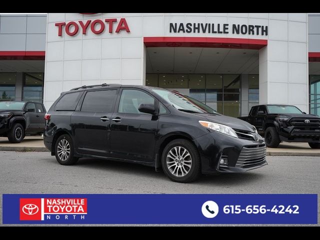 2018 Toyota Sienna XLE