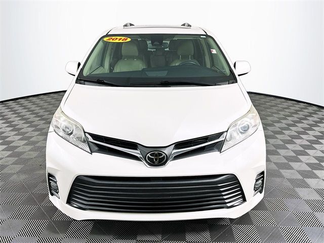 2018 Toyota Sienna XLE