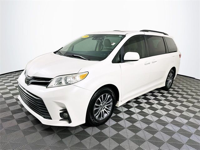 2018 Toyota Sienna XLE