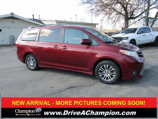 2018 Toyota Sienna 